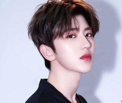 吃瓜治愈系男星,治愈系男星带你领略甜蜜生活